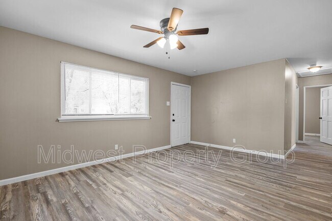 Building Photo - 15 Juno Dr