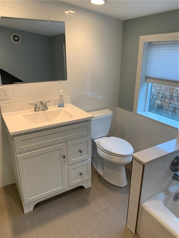 Building Photo - 33 Dennison St