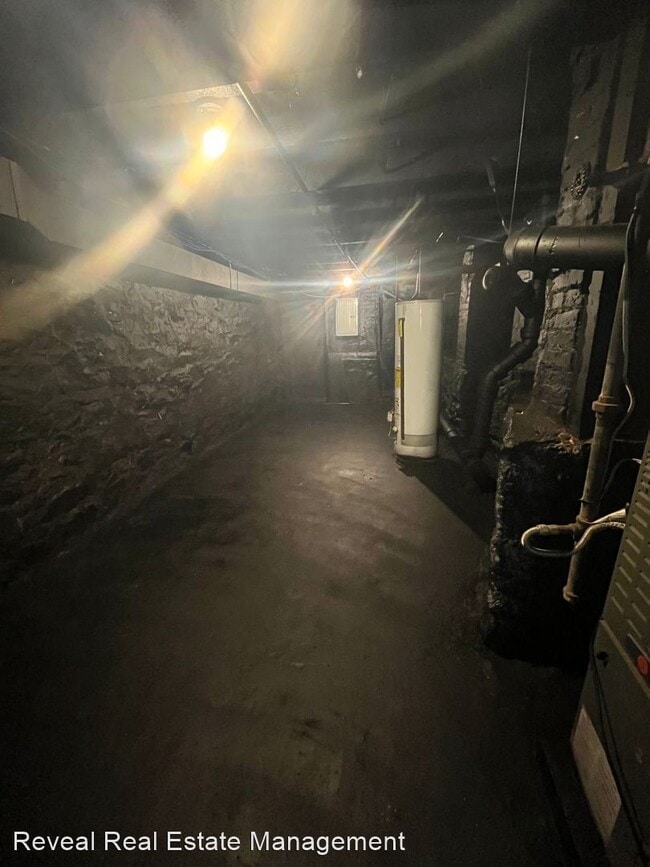 Building Photo - 3 br, 1 bath House - 2841 Parkwood Ave