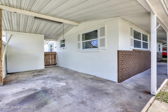 Building Photo - 2814 Lorna Dr