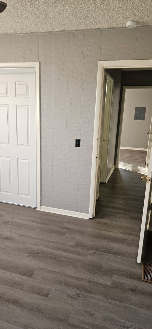 Building Photo - 5377 S Hutchinson Ct