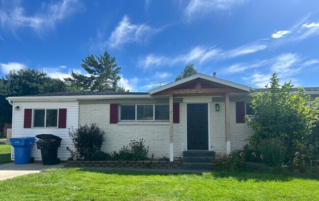 Building Photo - 98 E 1500 S