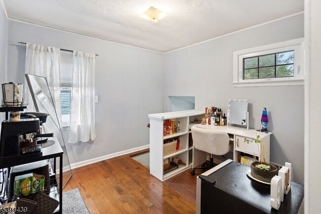 Building Photo - 90 Ford Rd