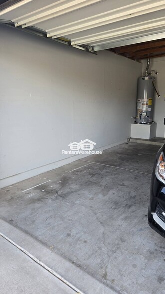 Building Photo - 1741 W Ransom Oaks Dr