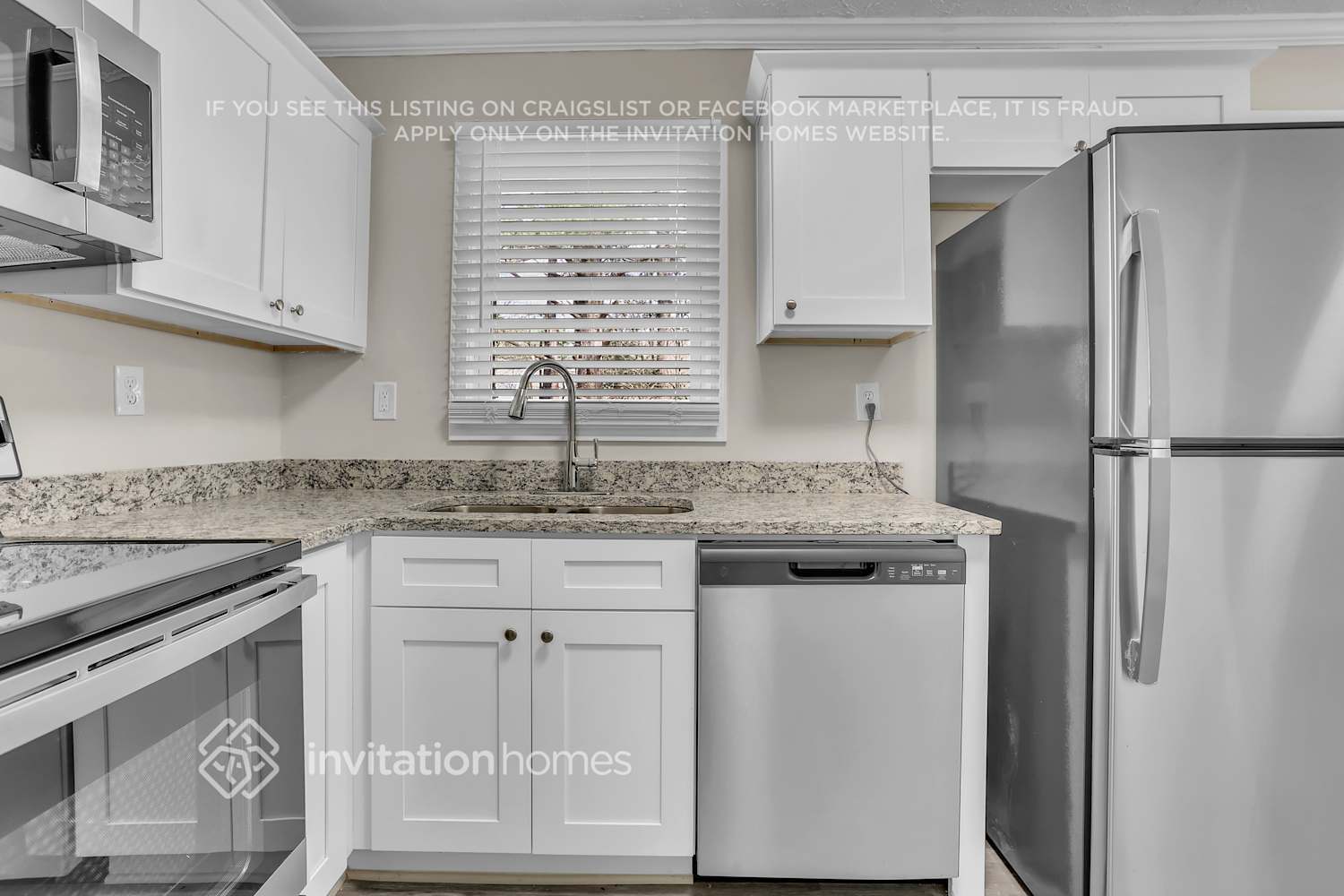 Building Photo - 3054 Cottonwood Dr SE