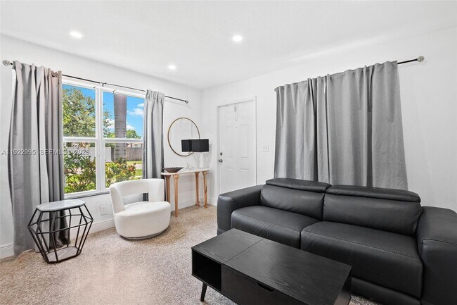 Building Photo - 3711 SW 58th Ave