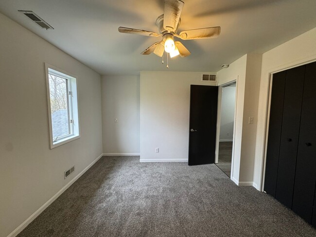 Building Photo - 201- 203 Briarcrest Ct