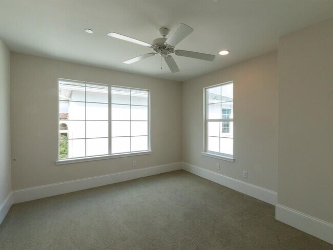 Building Photo - 3821 N Braeswood Blvd