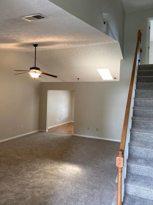 Building Photo - 3676 Cottage Cir