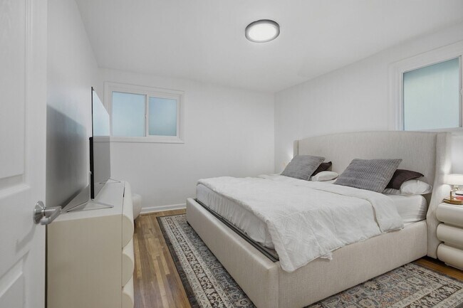 Building Photo - 6555 Brownlee Dr