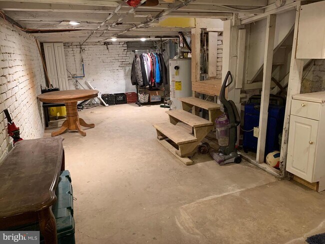 Building Photo - 1813 Wiltberger St NW