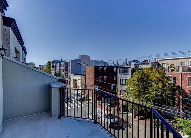 Building Photo - 1009 N 3rd St