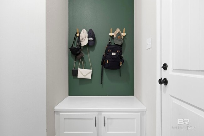 Building Photo - 1049 Stella Rd