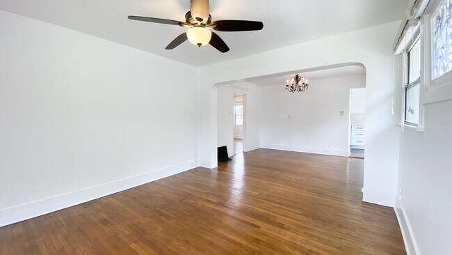 Building Photo - 2BD/1BA Charming Bungalow in Belmont Heights