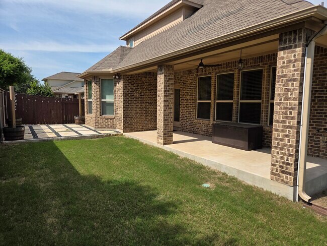 Building Photo - 2832 Coral Valley Dr