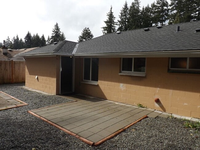 Building Photo - 3Bd/1Ba Mountlake Terrace House
