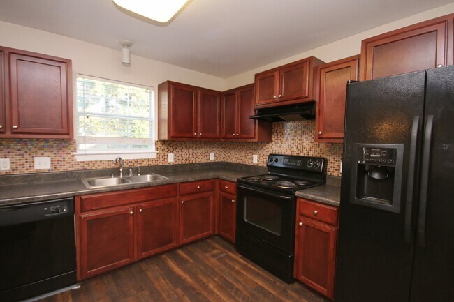 Building Photo - Spacious 4BR Home in Robin's Ridge with Soaring Ceilings, Guest Suite & Two-Car Garage