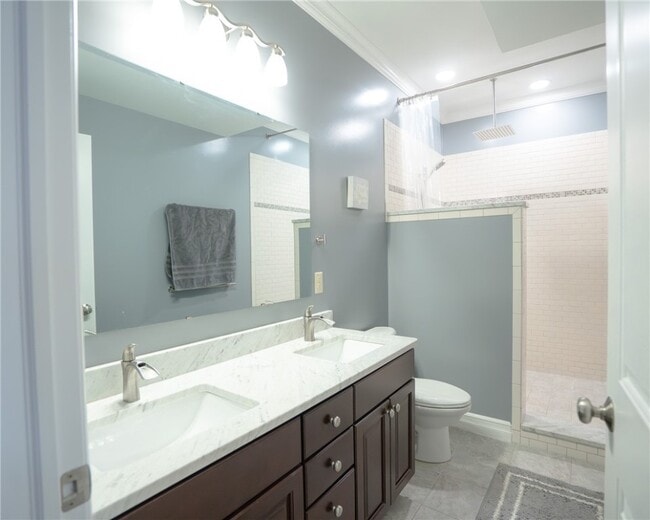 Building Photo - 90 E Market St