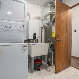 Building Photo - 205 Lake Hills Rd