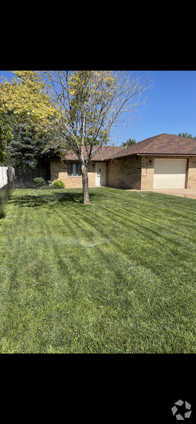 Building Photo - 2503 Aster Ln