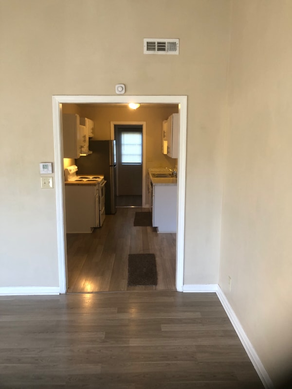 Building Photo - 502 Oak Cir Dr