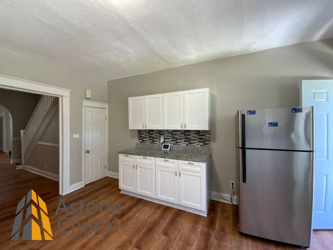 Building Photo - 3 Bedroom 1.5 Bath Baltimore Home with Finished Basement and Fenced Yard
