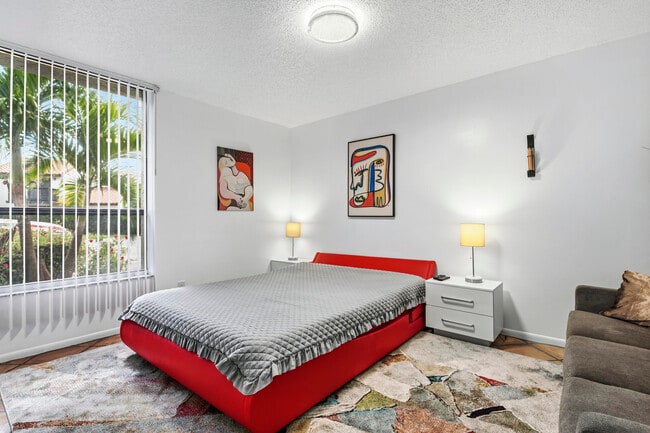 Building Photo - 5887 Fox Hollow Dr