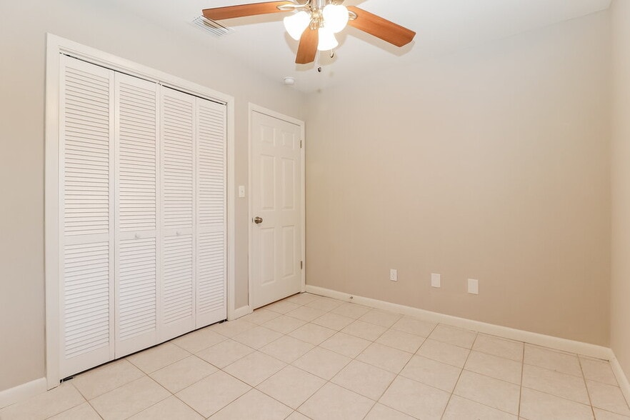 Building Photo - 15640 Little Ranch Rd