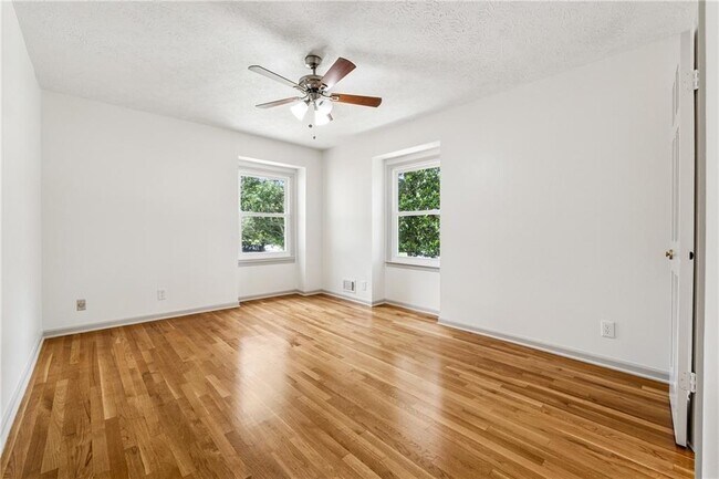 Building Photo - 2373 Wood Creek Ct