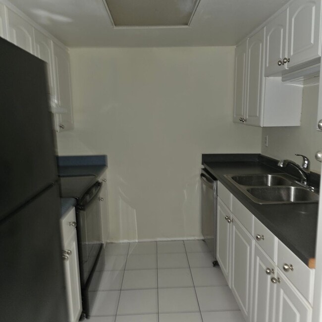 Building Photo - 922 N Lake Destiny Rd