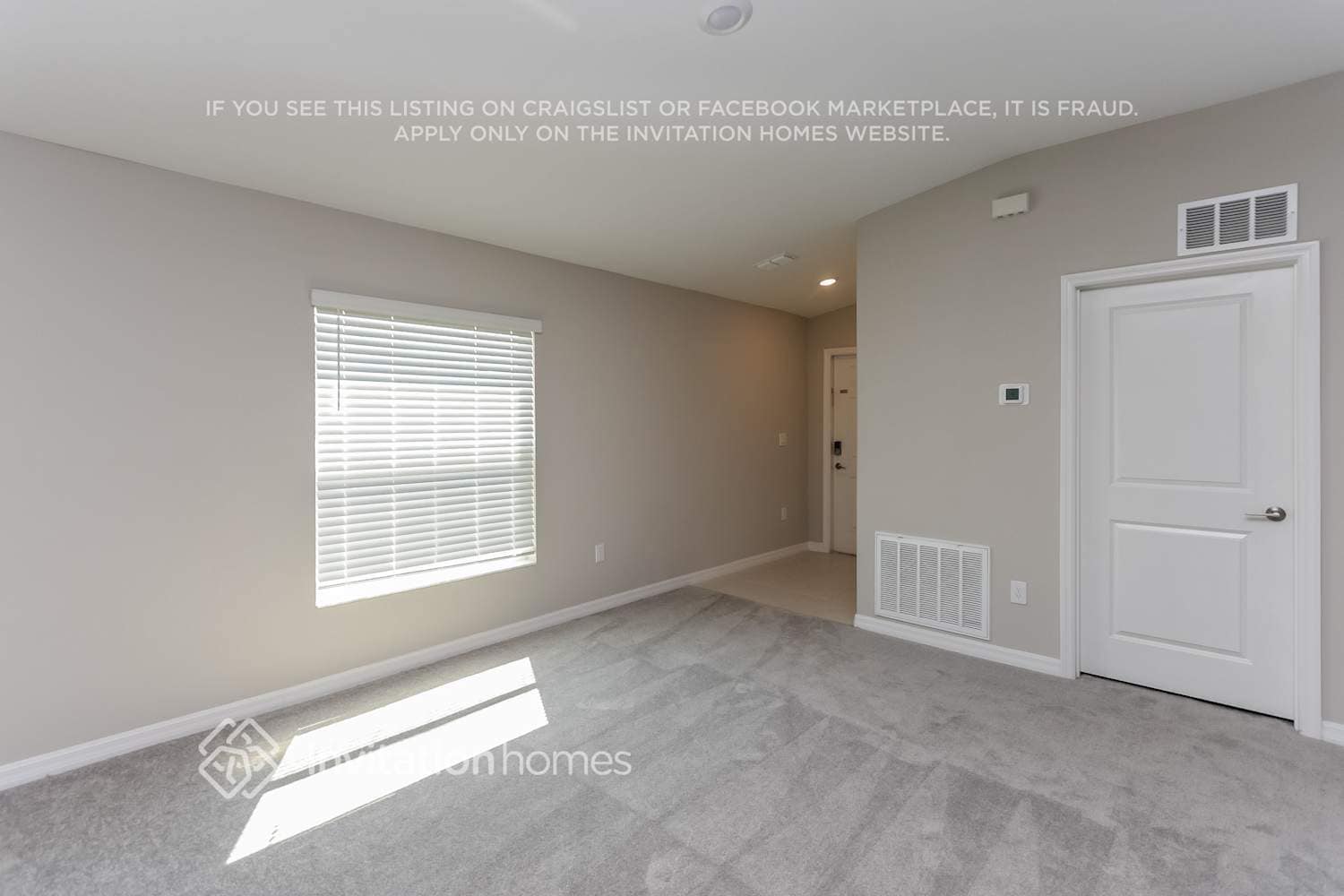 Building Photo - 8638 41st Ave E