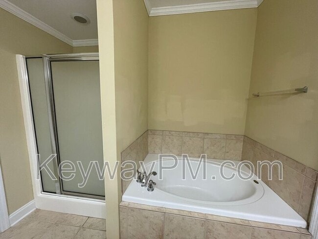 Building Photo - 1241 Roy St