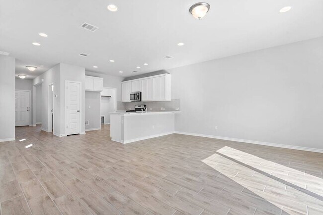 Building Photo - 1728 Artesian Springs Xing
