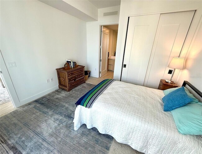 Building Photo - 301 Quay Cmn