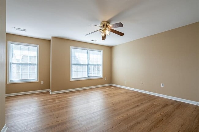 Building Photo - 32 Brookvalley Ct W