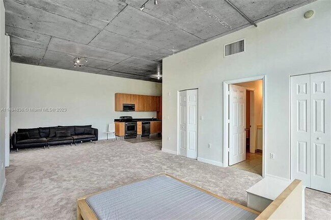 Building Photo - 2100 Van Buren St