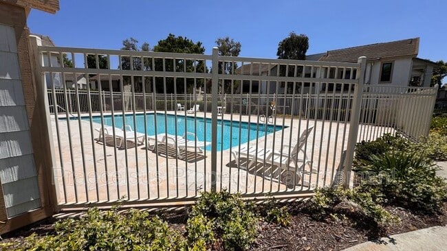 Building Photo - 10935 Summerdale Way