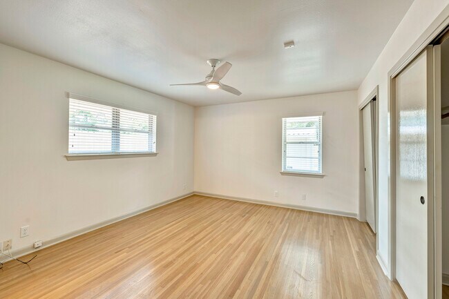 Building Photo - 8919 Railton St