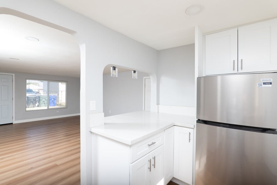 Building Photo - 5286 Odell St