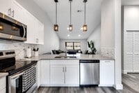 Building Photo - 13155 Chadwick Ct