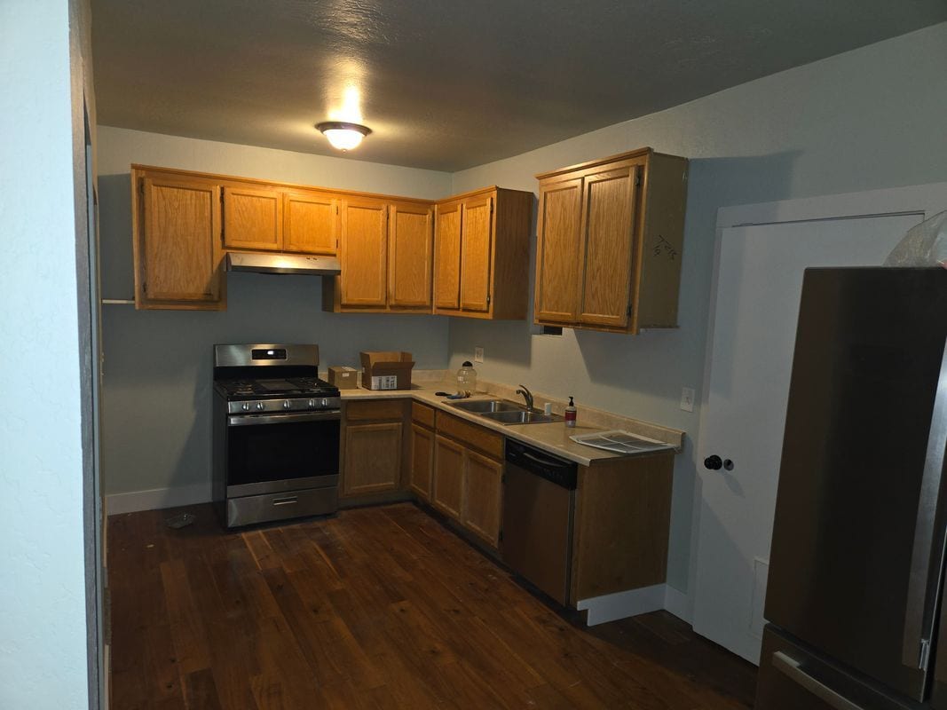 Building Photo - 534 College St