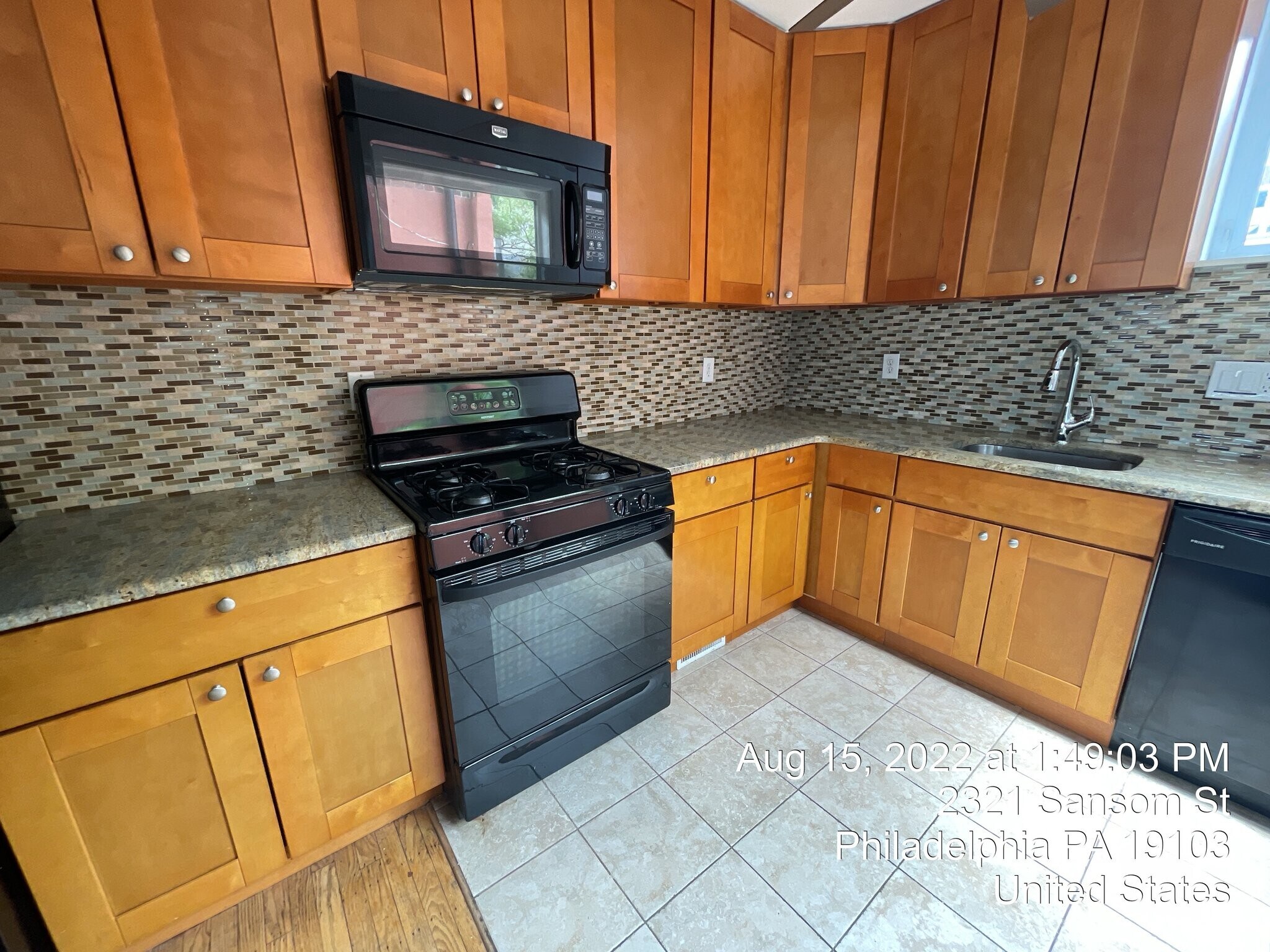 Building Photo - 2321 Sansom St