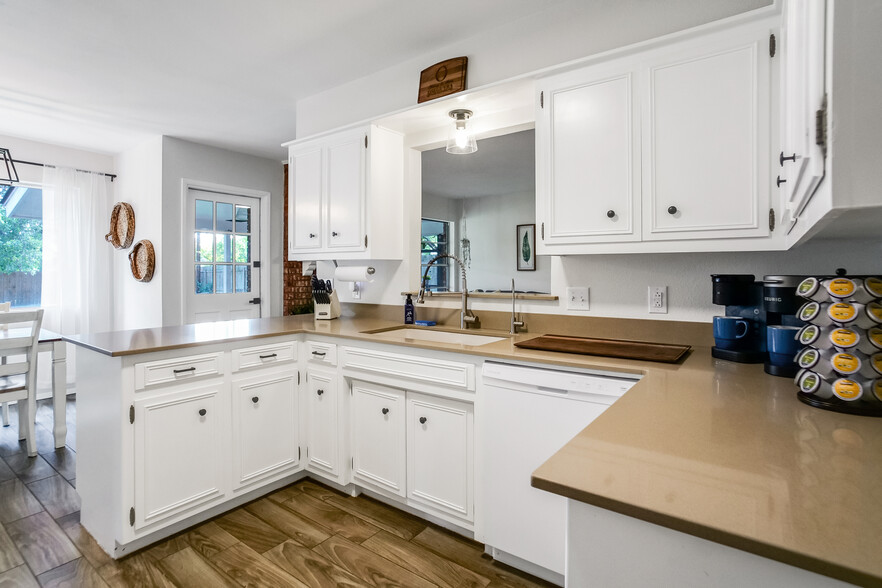Building Photo - 5415 Billington Dr