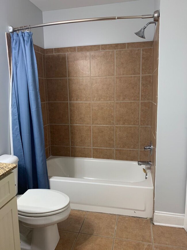 Building Photo - Lovely Eastside Townhome Condo Near Vet School- 3BR/3BATH!