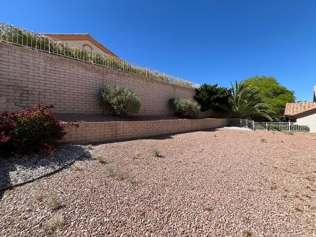 Building Photo - 10704 Paradise Point Dr