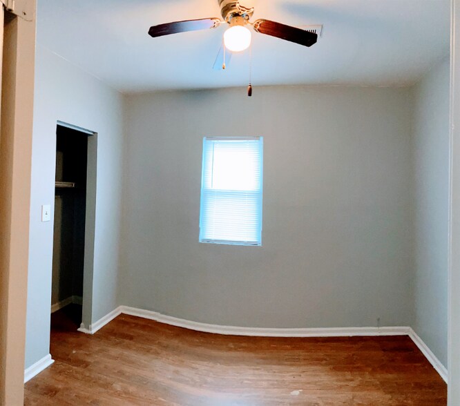 Building Photo - 4851 S Ashland Ave