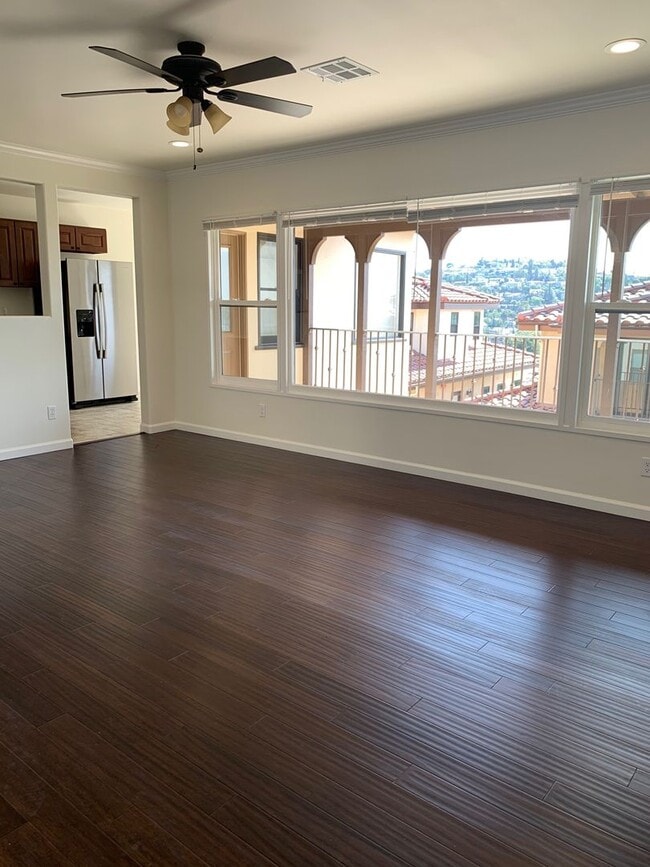 Building Photo - 4740 Hillcrest Ave