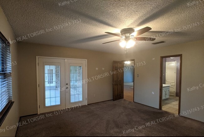 Building Photo - Spacious Luxury in Colonial Park