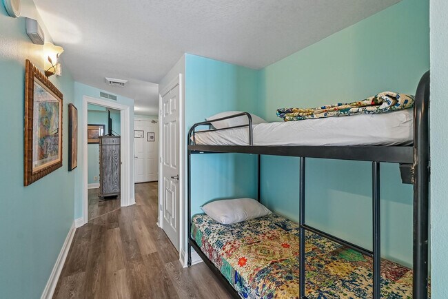 Building Photo - 15817 Front Beach Rd