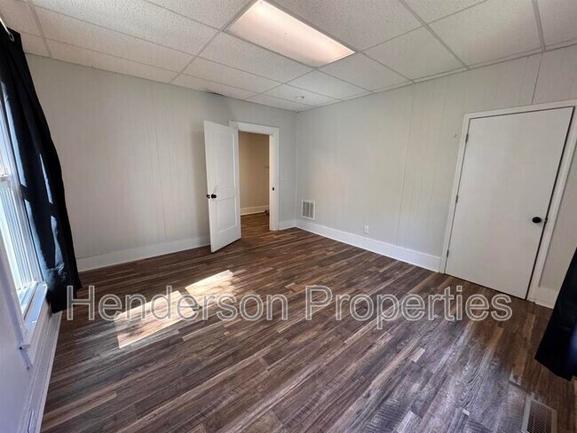 Building Photo - 1022 Fifth St